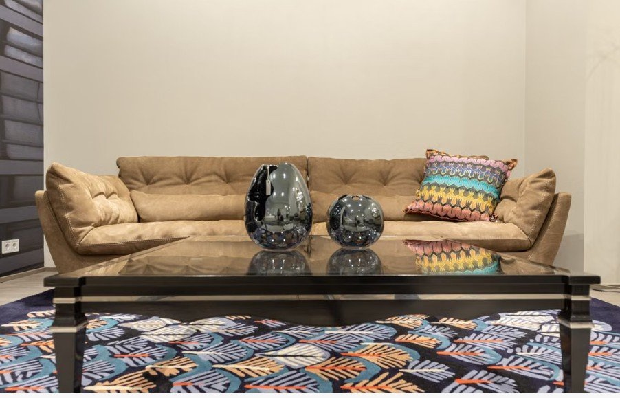 Almofadas decorativas: como combinar cores e estampas no sofá sem errar