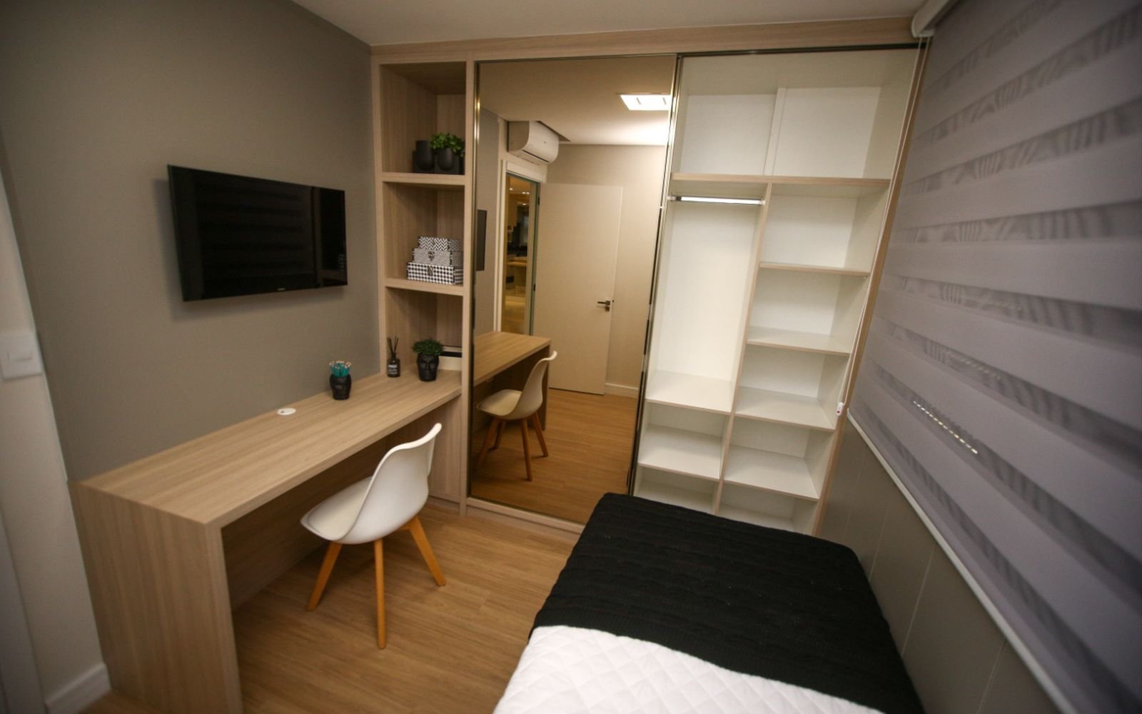 Escrivaninha para quarto: como escolher o modelo certo para estudar ou trabalhar em casa